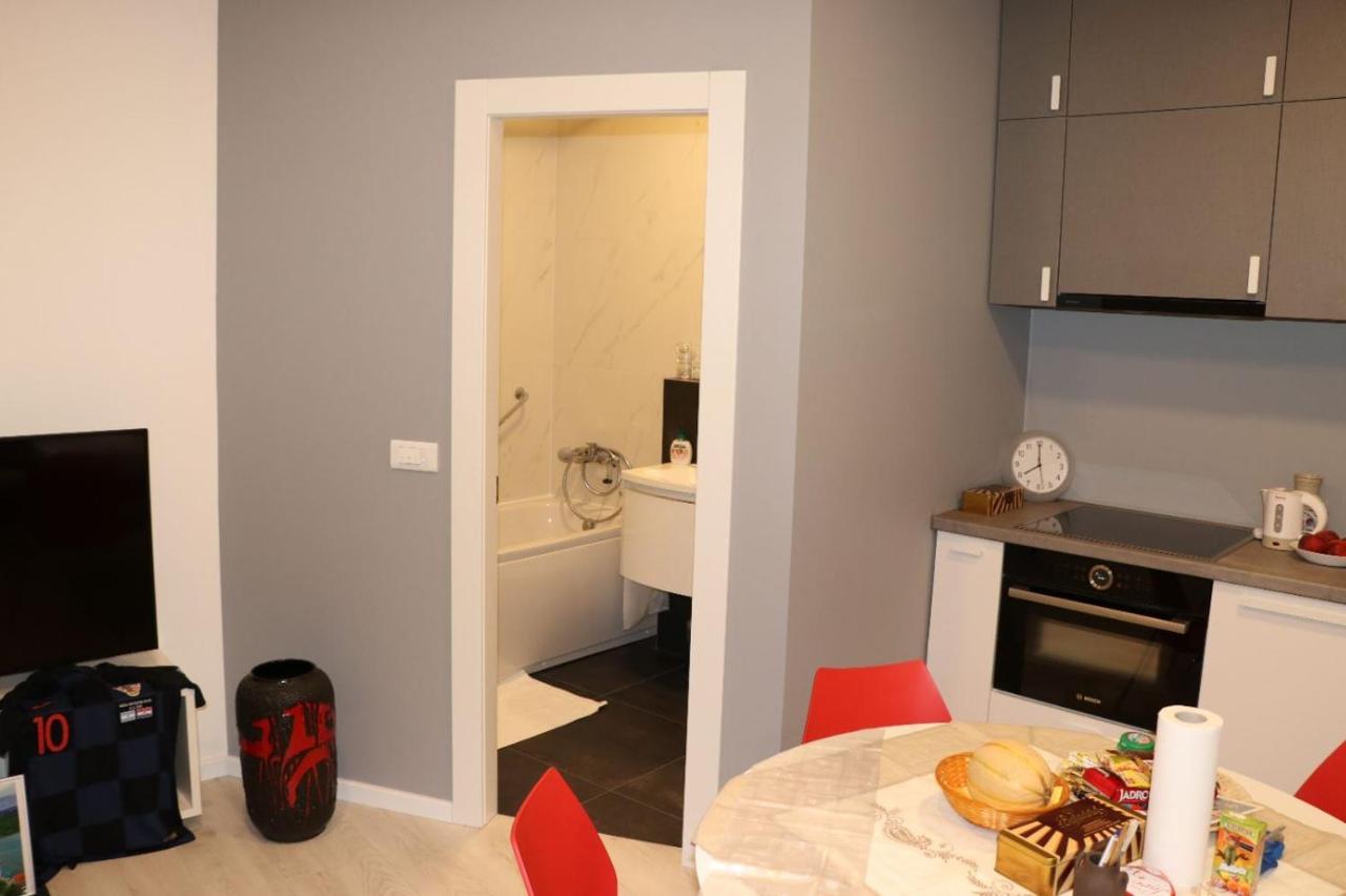 Apartman Gusar -Top Position, Close To The Center And The Beach, Fully Equipped Оміш Екстер'єр фото