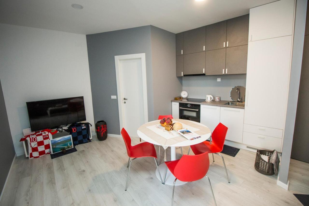 Apartman Gusar -Top Position, Close To The Center And The Beach, Fully Equipped Оміш Екстер'єр фото